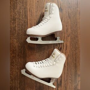 Jackson excel figure skates, size 1 1/2